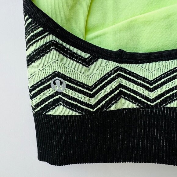 LULULEMON Reversible Ebb & flow bra in Green/black chevron L33 - Picture 4 of 8